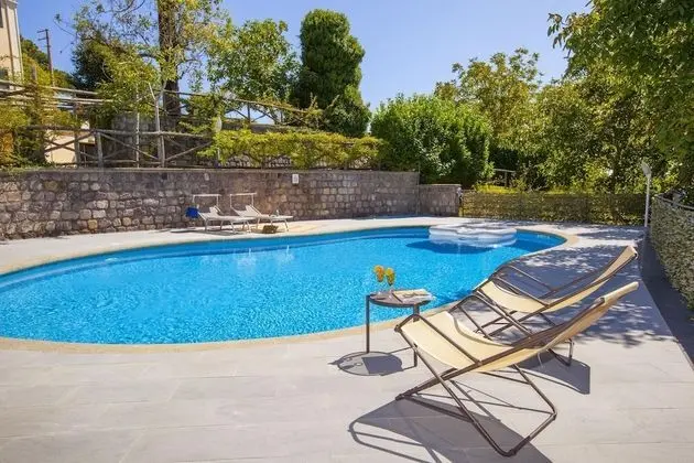 Villa, Sigara İçilebilir