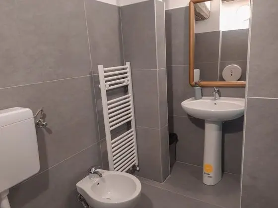 Ortak Ranzalı Oda, Karma Ranzalı Oda