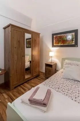 Standard Üç Kişilik Oda, Tepe Manzaralı
