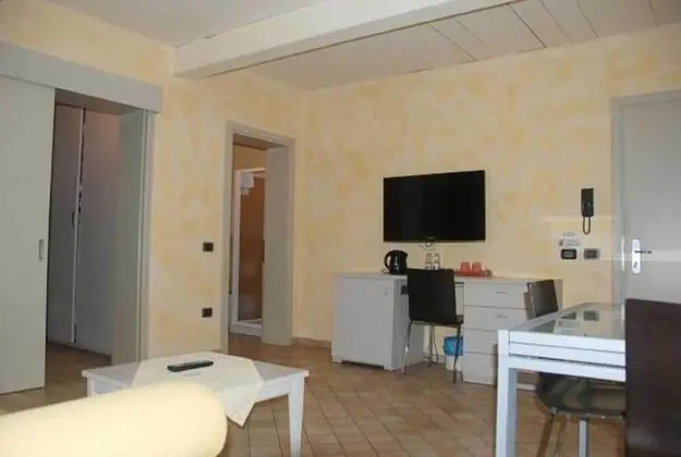 Family Tek Büyük Yataklı Oda