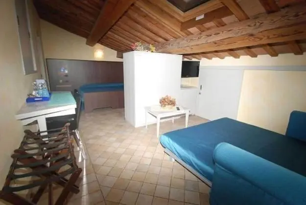 Family Tek Büyük Yataklı Oda