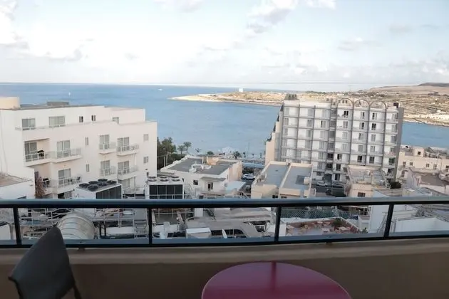 Superior Tek Büyük veya İki Ayrı Yataklı Oda, Havuz Manzaralı