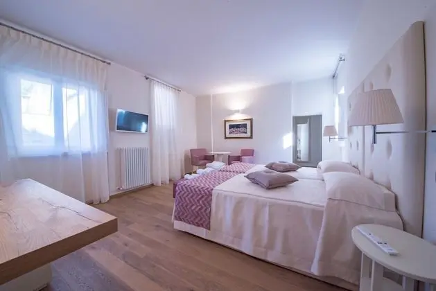 Tek Büyük veya İki Ayrı Yataklı Oda