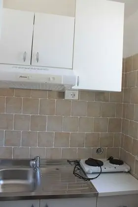 Dört Kişilik Oda, Küçük Mutfak