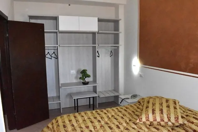Üç Kişilik Oda