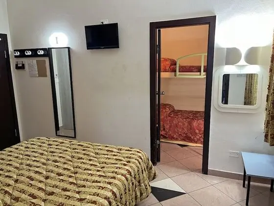 Üç Kişilik Oda
