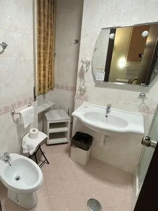 Üç Kişilik Oda