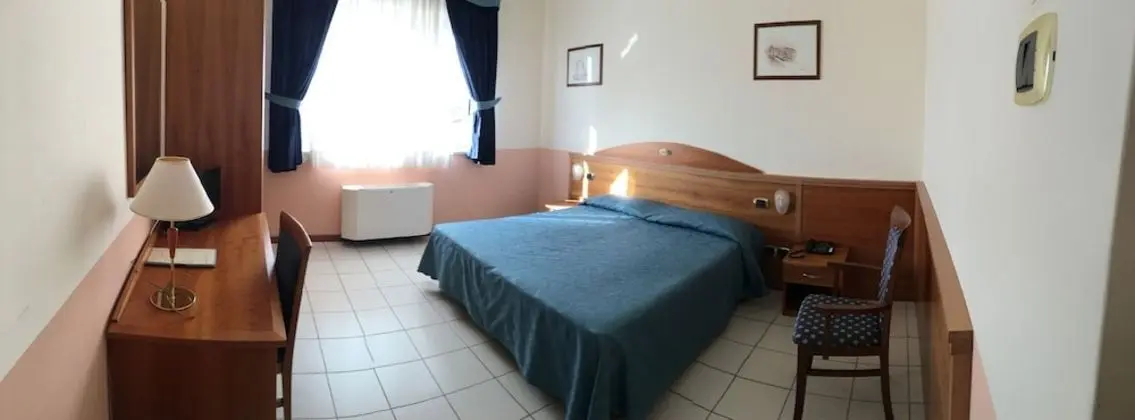 Tek Büyük Yataklı Oda