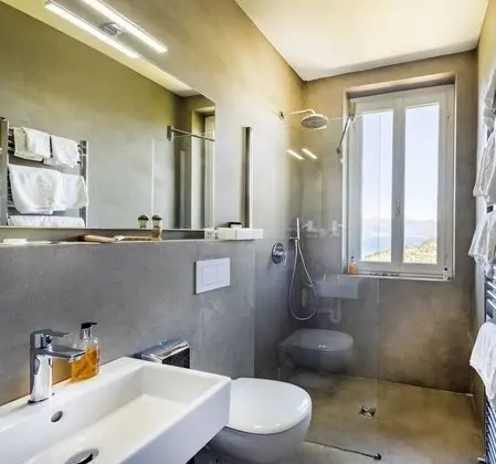 Superior Oda, Göl Manzaralı