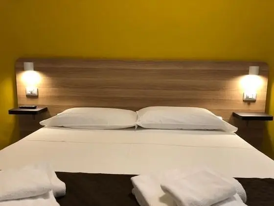 Comfort Tek Büyük veya İki Ayrı Yataklı Oda