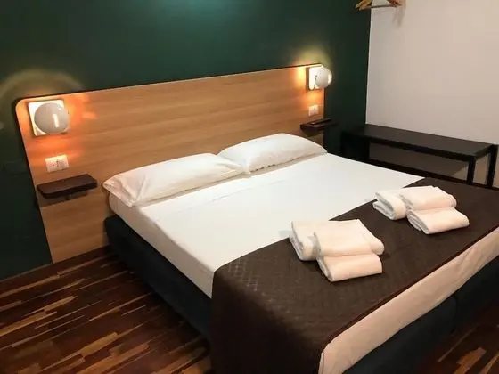 Comfort Tek Büyük veya İki Ayrı Yataklı Oda