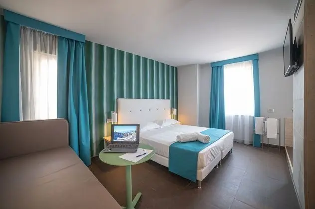 Junior Süit (Top Floor)