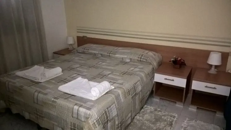 Üç Kişilik Oda