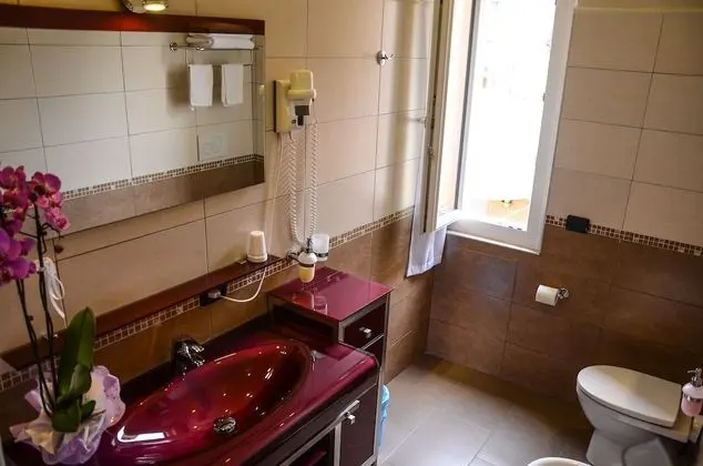 Standard Üç Kişilik Oda