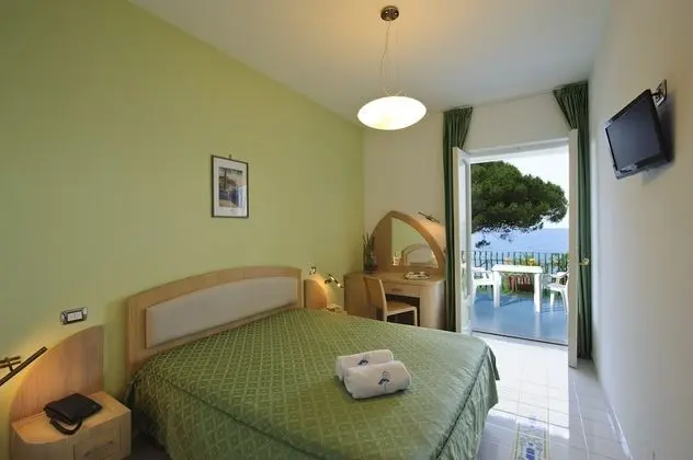 Classic Tek Büyük Yataklı Oda, Balkon, Deniz Manzaralı