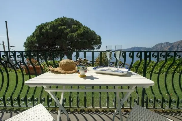 Classic Tek Büyük Yataklı Oda, Balkon, Deniz Manzaralı