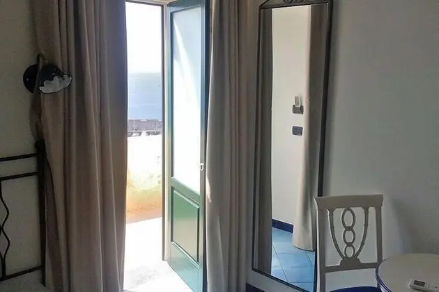 Economy Tek Büyük veya İki Ayrı Yataklı Oda
