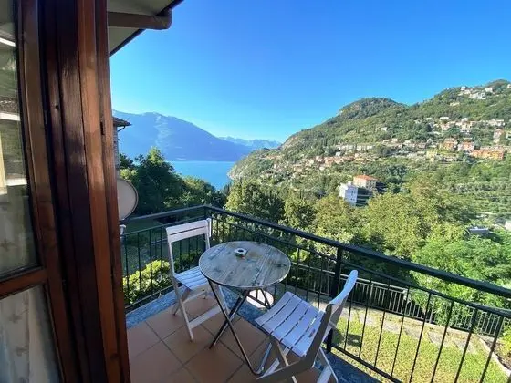 Apart Daire, Göl Manzaralı