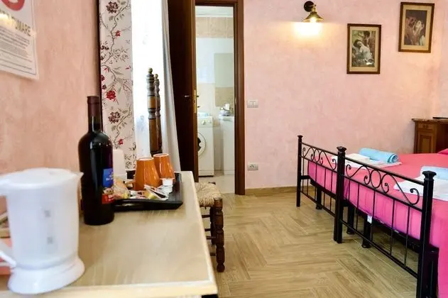 Traditional Oda, Havuz Kenarı