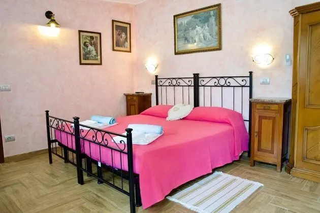 Traditional Oda, Havuz Kenarı