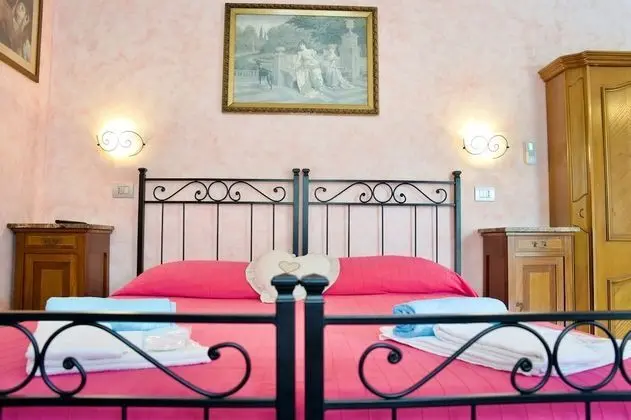 Traditional Oda, Havuz Kenarı