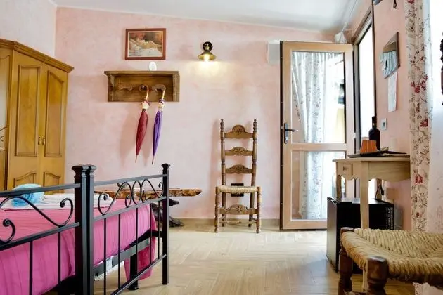 Traditional Oda, Havuz Kenarı