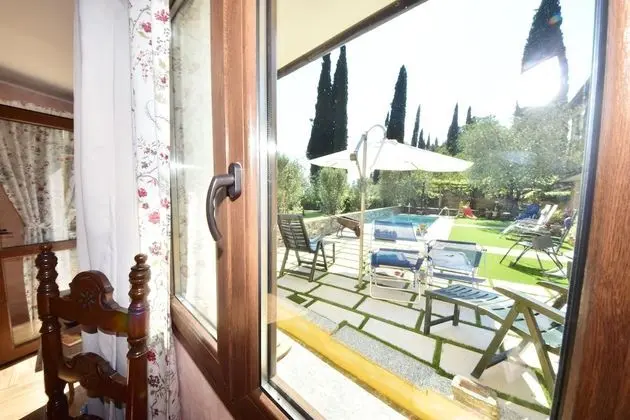 Traditional Oda, Havuz Kenarı