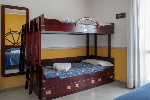 Dört Kişilik Oda, Birden Çok Yatak, Deniz Manzaralı