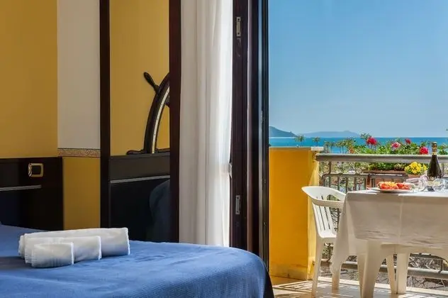 Dört Kişilik Oda, Birden Çok Yatak, Deniz Manzaralı