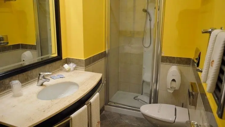 Standard Tek Büyük veya İki Ayrı Yataklı Oda