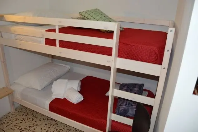 Üç Kişilik Oda