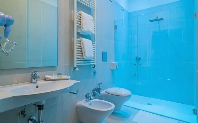 Deluxe Tek Büyük Yataklı Oda, Engellilere Uygun, Balkon