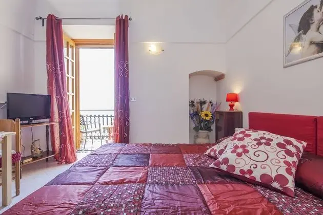 Tek Büyük veya İki Ayrı Yataklı Oda, Balkon