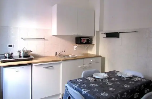 Tek Büyük Yataklı Oda, Küçük Mutfak