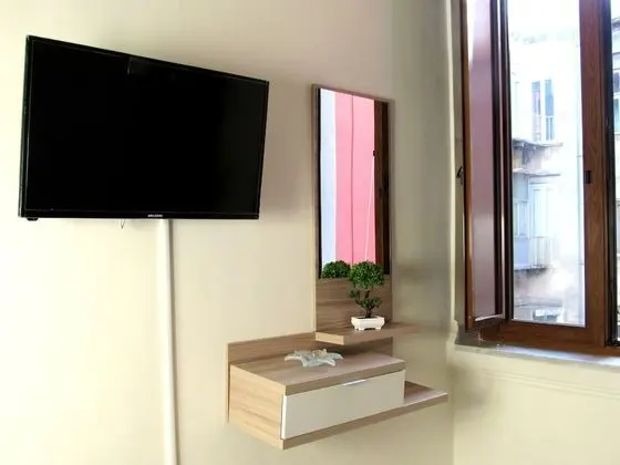 Tek Büyük Yataklı Oda, Küçük Mutfak