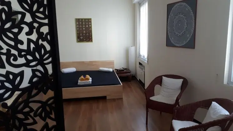 Üç Kişilik Oda, Sigara İçilmez, Şehir Manzaralı (Zen Style)