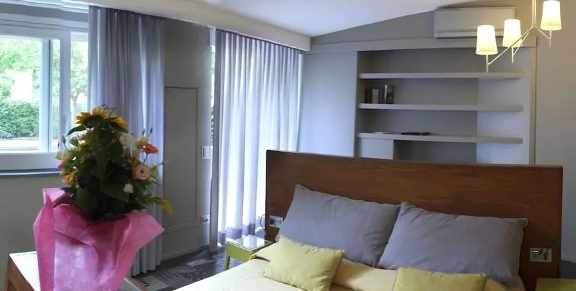 Deluxe Tek Büyük Yataklı Oda, Bahçe Manzaralı