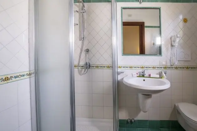 Standard Üç Kişilik Oda