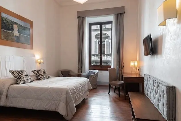 Tek Büyük Yataklı Oda, Manzaralı (Roma Street)