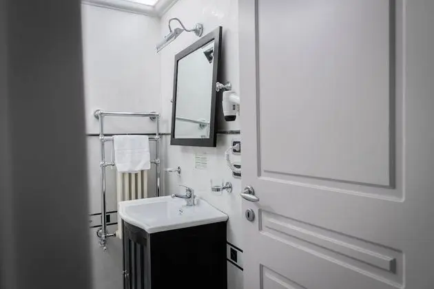 Tek Büyük Yataklı Oda, Manzaralı (Roma Street)