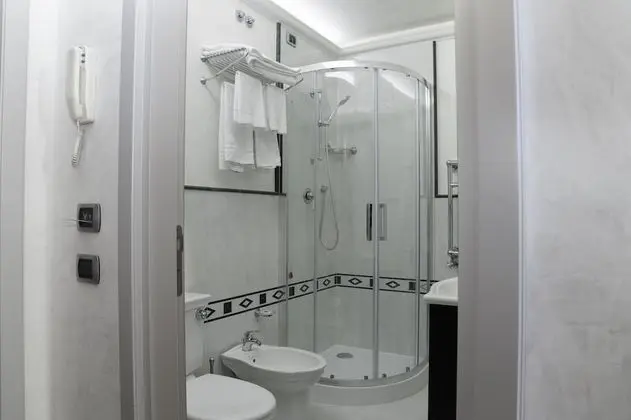 Tek Büyük Yataklı Oda, Manzaralı (Roma Street)