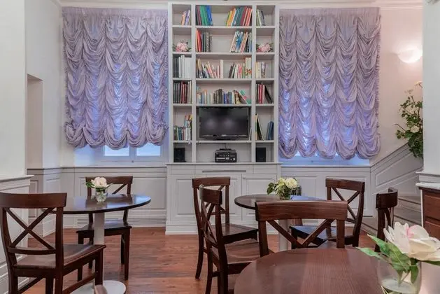 Tek Büyük Yataklı Oda, Manzaralı (Roma Street)