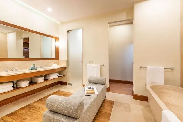 Royal Süit, Tepe Manzaralı