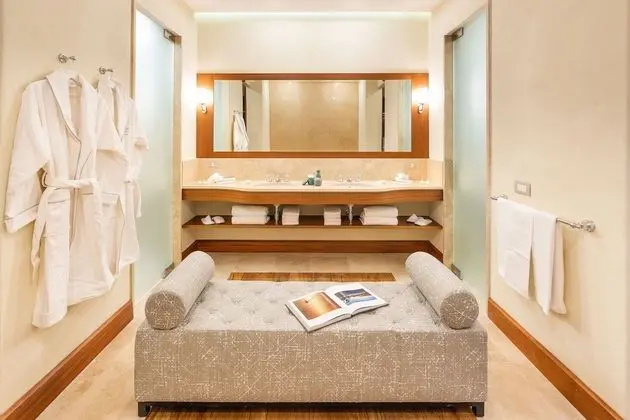 Royal Süit, Tepe Manzaralı