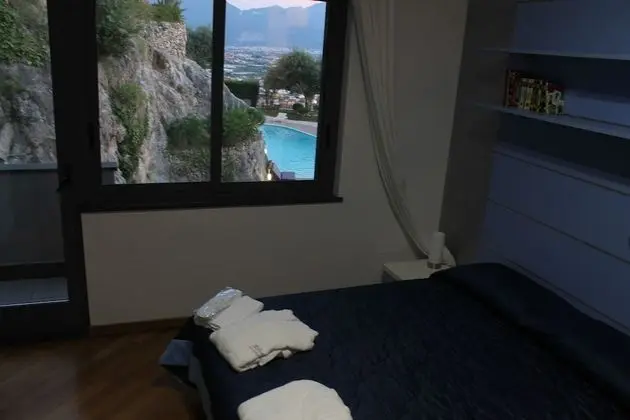 Standard Tek Büyük Yataklı Oda (Capri)