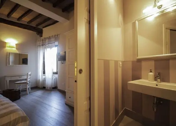 Comfort Tek Büyük Yataklı Oda