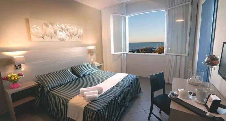Tek Büyük Yataklı Oda, Deniz Manzaralı