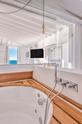 Honeymoon Süit, Jakuzi