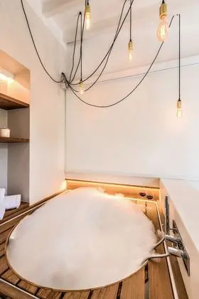 Honeymoon Süit, Jakuzi