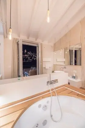 Honeymoon Süit, Jakuzi